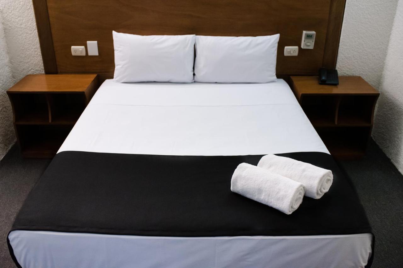 Hotel Central Irapuato - Hotel En Irapuato Bagian luar foto